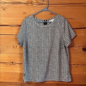 Forever 21 Monochrome Patterned Blouse